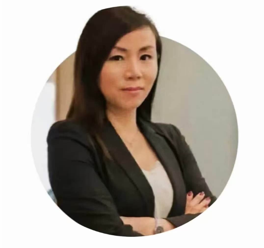 Portrait de Lucie Fostier, fondatrice de Fostier Consulting